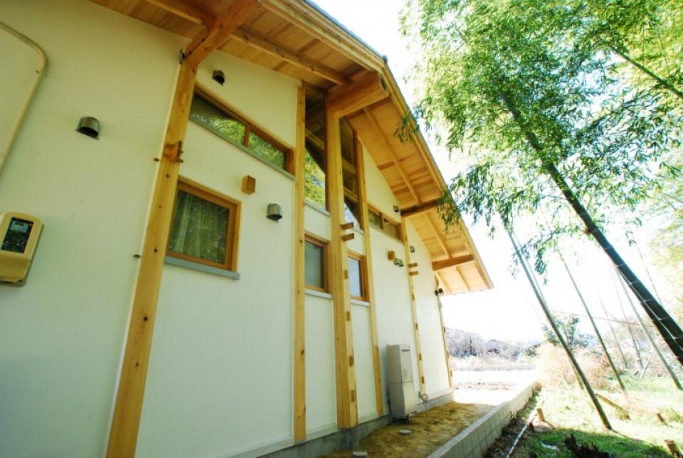 御柱 いぶしの舎 - 木組み・土壁の家の写真8