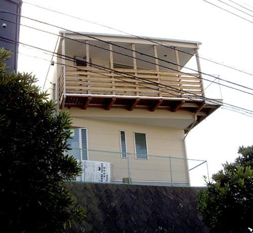 ＜高台の上に建つ家＞Icさんの家の写真1