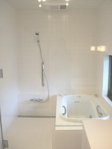 ミニマルバスルーム｜木造住宅２階の洗面浴室のリフォーム｜の写真3