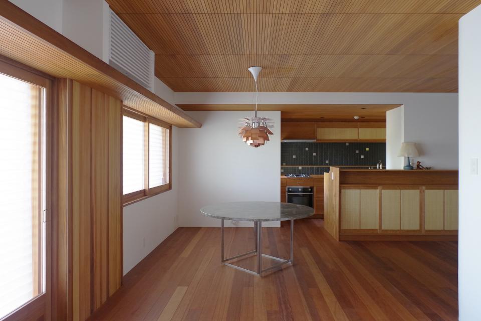 神奈川の家〜マンションリノベーション〜／緑豊かなビンテージマンションと調和する暮らし の写真3